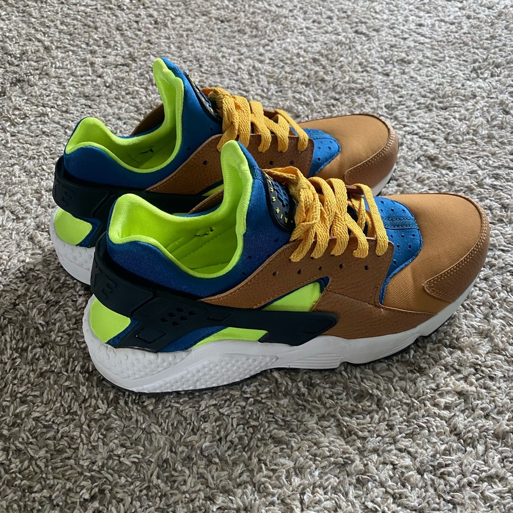 NEW 2018 Nike Air Huarache Desert Ochre Blue Force Volt